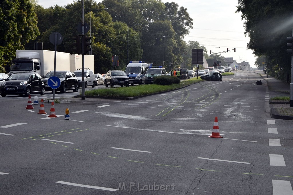 Schwerer VU Koeln Dellbrueck Bergisch Gladbacherstr Herler Ring P113.JPG - Miklos Laubert